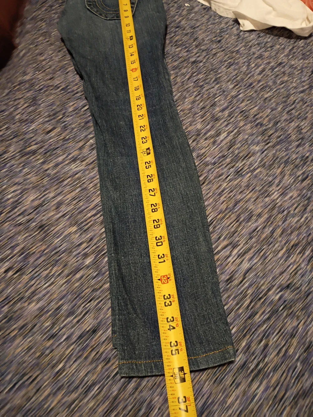 (2)-TRUE RELIGION JEANS
